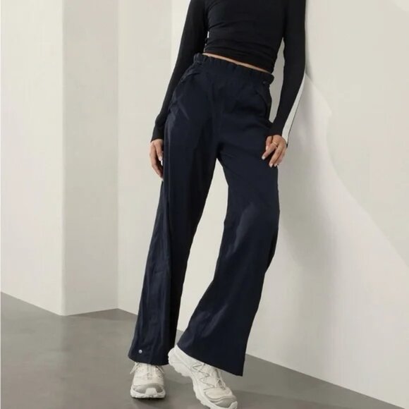 Athleta Pants - Athleta Trekkie High Rise Parachute Pant in Navy Size 12